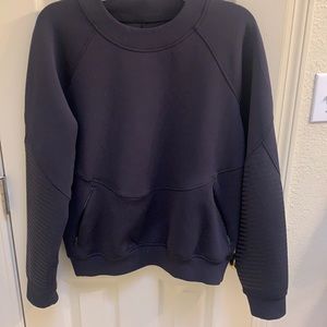 Women’s stretchy pullover